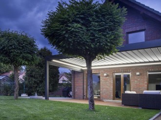 Bioklimatická pergola s LED osvětlením.