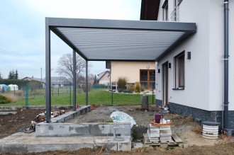 Pergola ke zdi o rozměru 7x4m.