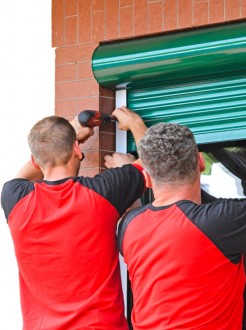 Máme 25 let zkušeností s výrobou a montáží venkovních rolet