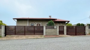 Montáž teleskopické brány, branky a dvoukřídlé brány.