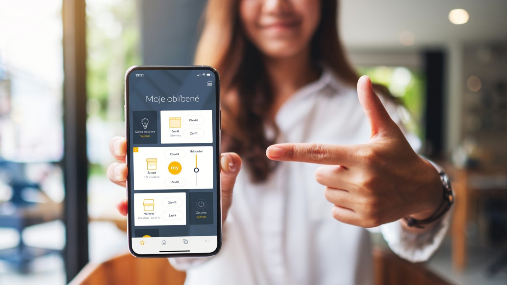 Ovládání rolovacích vrat aplikací v mobilním telefonu