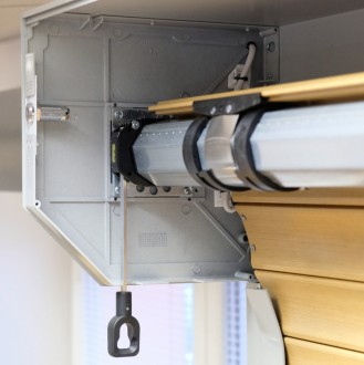 Trubkový elektropohon 230 V včetně oka nouzové kliky