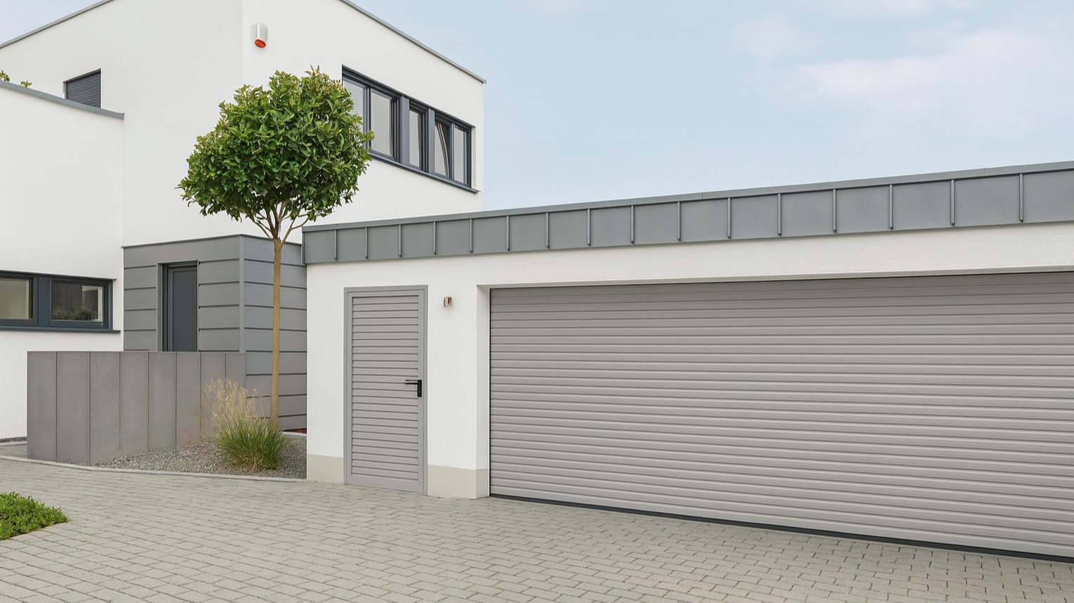 Rolovací vrata s dveřmi