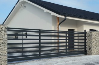 Moderní ploty kovové, samonosná brána