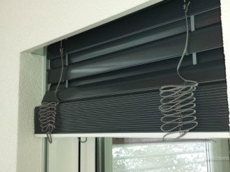 Venkovní žaluzie Z70 se zapuštěnou vodící lištou pod omítku.