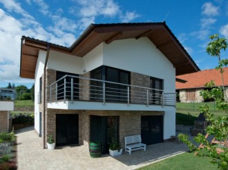 Venkovní žaluzie Z90 dotvářejí estetický vzhled vašeho domu.