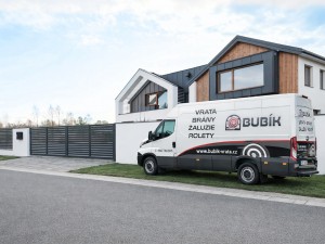 Profesionální montáž vjezdové brány.